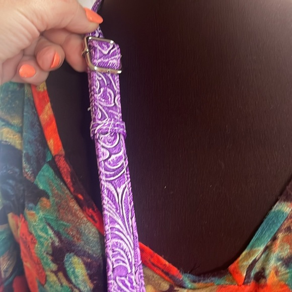 NWOT purple crossbody with butterfly accent. - Picture 9 of 10